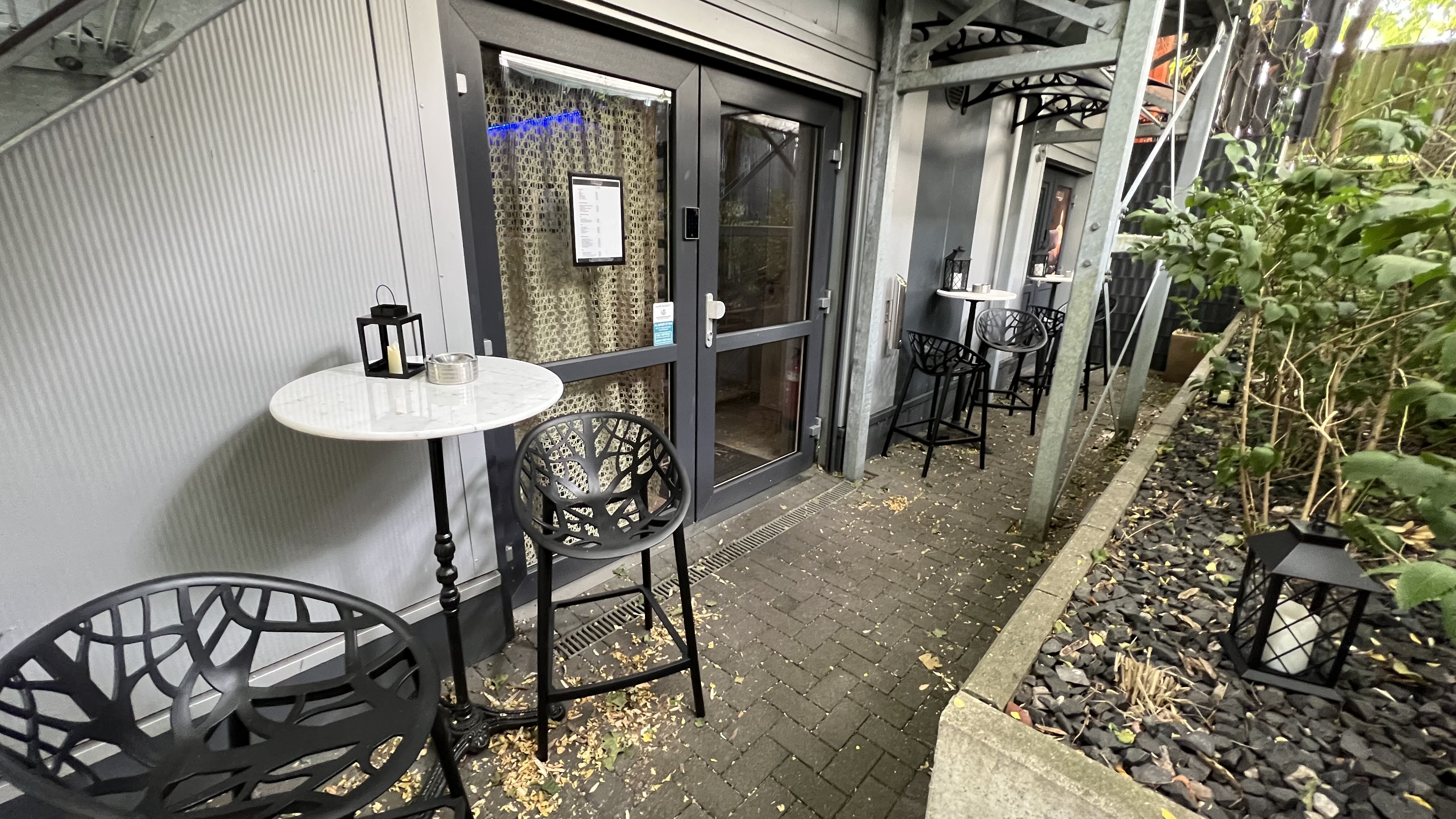 Außenbereich der Motel A Lounge